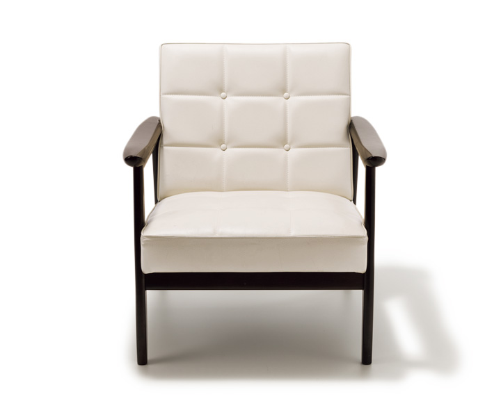 カリモク60のKチェアで、自宅をお洒落カフェのテイストに｜雑誌Begin