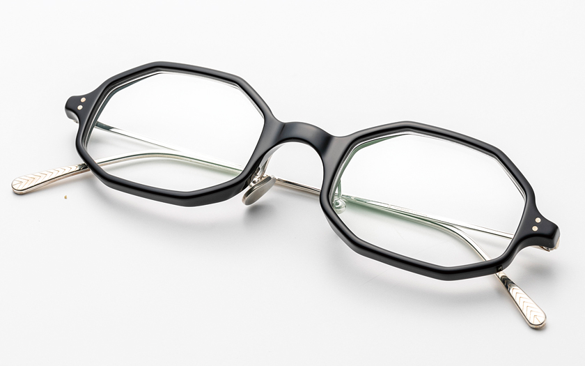 アンティーク眼鏡の美しい佇まいを純銀で表現「ゲルノット・リンドナー