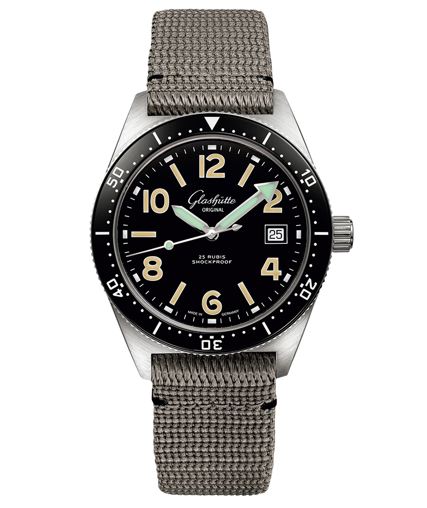 こんなのあったの!? “幻″のヴィンテージを蘇らせた激レア盤時計｜雑誌