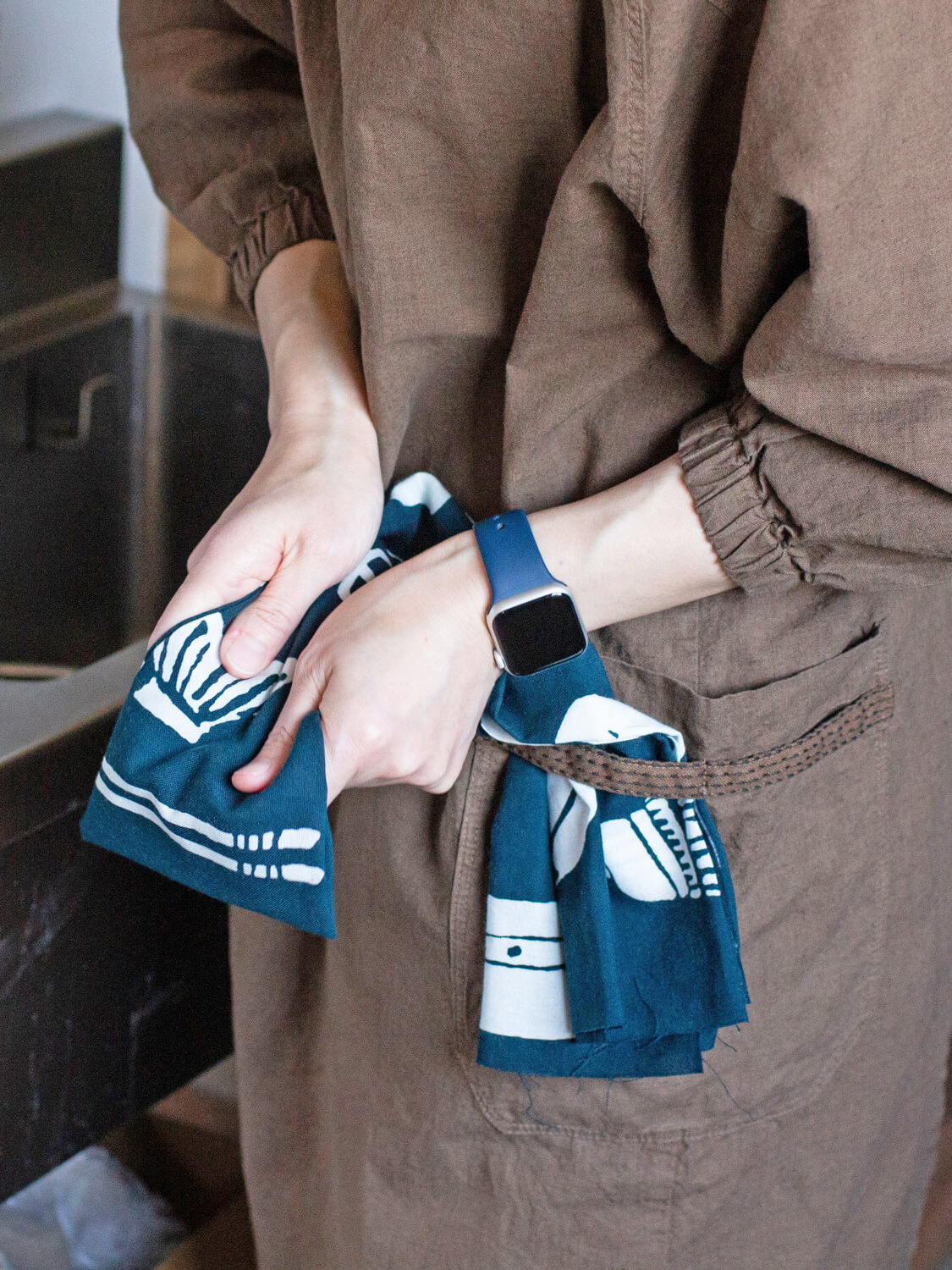 漆染の割烹着(KAPPOGI)