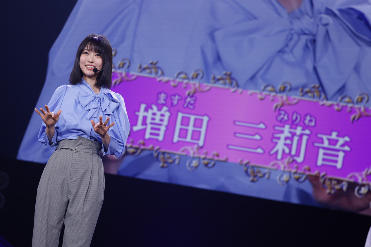 乃木坂46 6期生ファン前では初お披露目！“魔法使い”・巫女・華道・書道