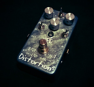 MythFX Triton Modulation」ミニサイズモジュレーションエフェクターを