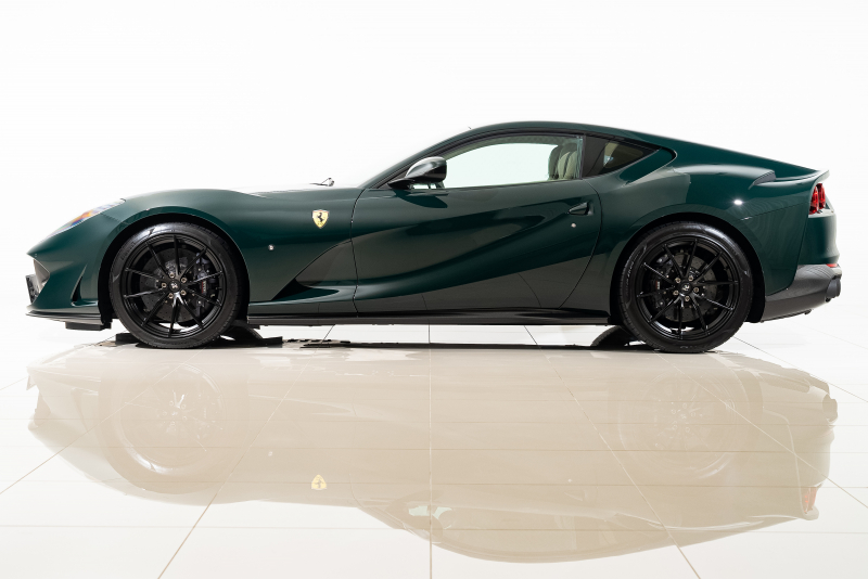 フェラーリ 812 スーパーファスト 超希少カラー ヴェルデ