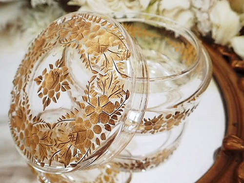 金彩グラヴィール ガラスのボンボニエール - 薔薇と天使のアンティーク