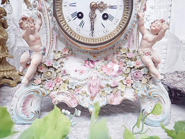 逸品 シッツェンドルフ窯 薔薇と天使の置き時計 - 薔薇と天使の