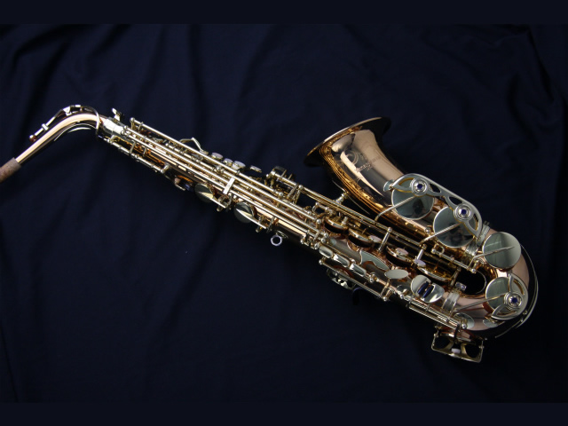 美品 新品同様 ヤナギサワ(YANAGISAWA) A-902 アルトサックス 定価の35