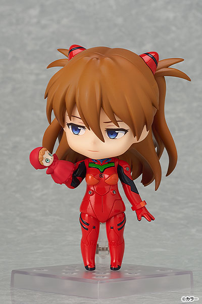 プラグスーツの姿の「綾波レイ」と「式波・アスカ・ラングレー」が