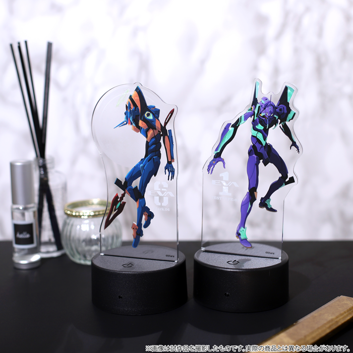 アクリルスタンドが光輝く！初号機とMark.06のイルミナスタンドが登場！