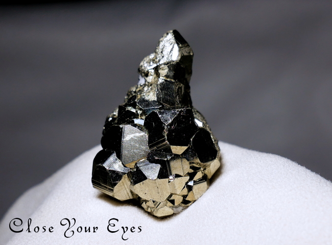 鉱物原石 パイライト カタログ／パワーストーンのクロージョーアイズ