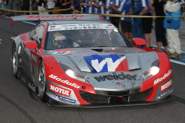 優勝マシン、ウイダー モデューロ HSV-010（山本尚貴／フレデリック