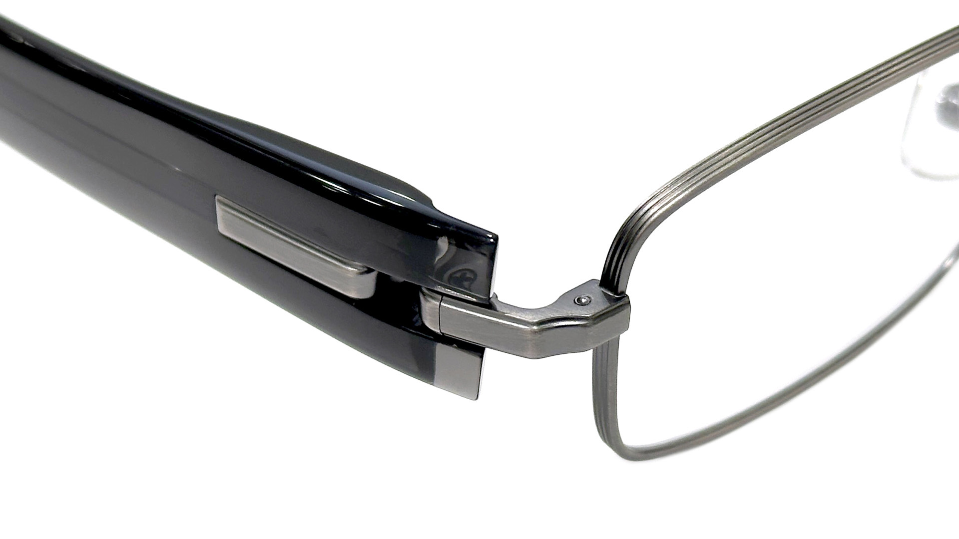 フォーナインズブランド唯一無二の16mmの幅広テンプル採用モデル！「S