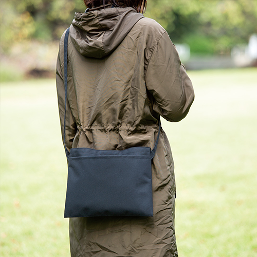 フロントポケットサコッシュ[MARKLESS STYLE TR-1077]｜オリジナル