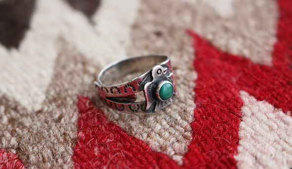 VINTAGE】30-40s Navajo ”Thunderbird” Silver Remake Ring.希少な