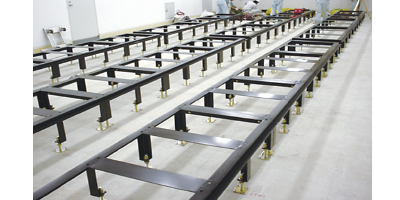 19インチラック用架台＞冷却システム及びファシリティ製品 | 日本