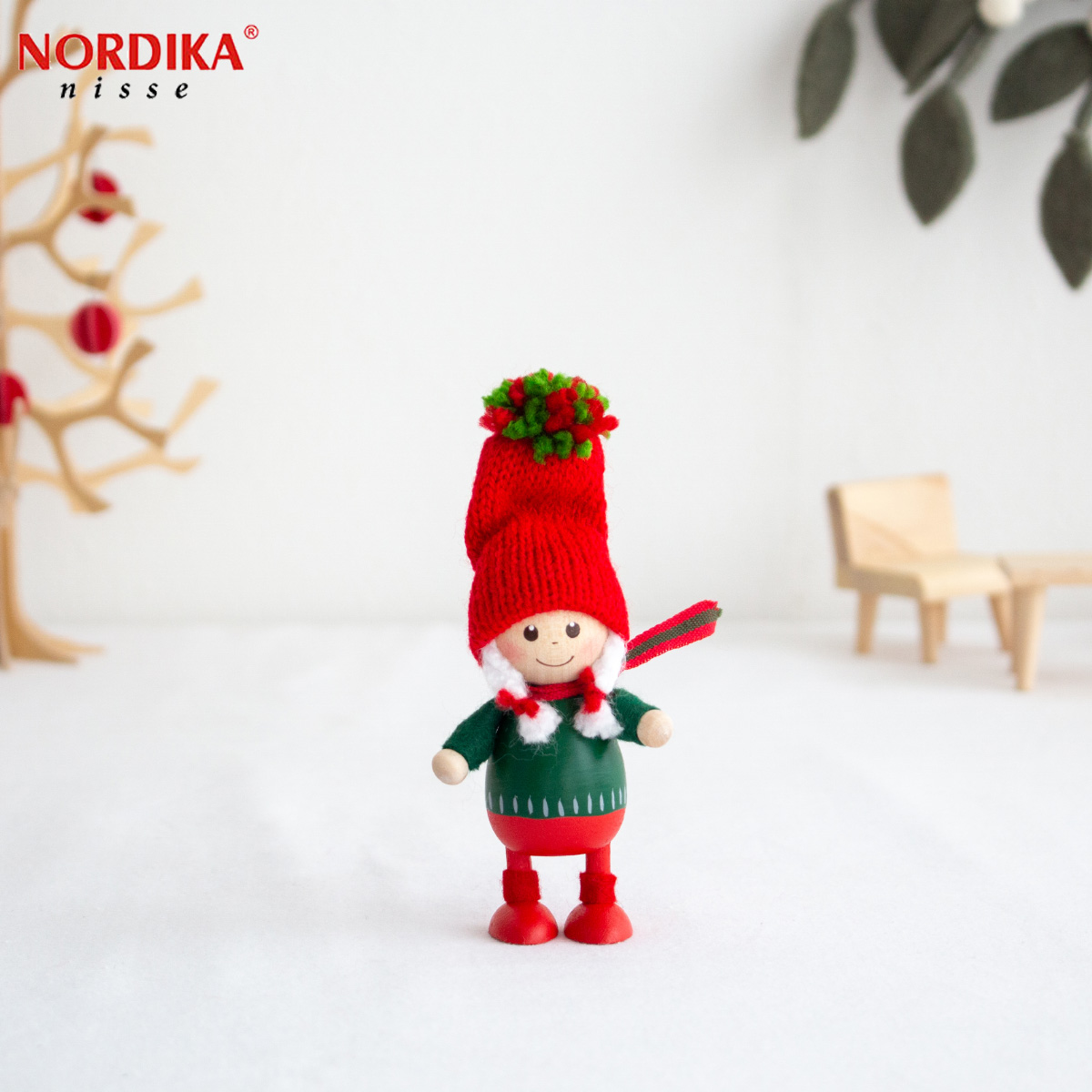 今季完売】ノルディカニッセ ツインズ 緑のセーターの胴長の女の子