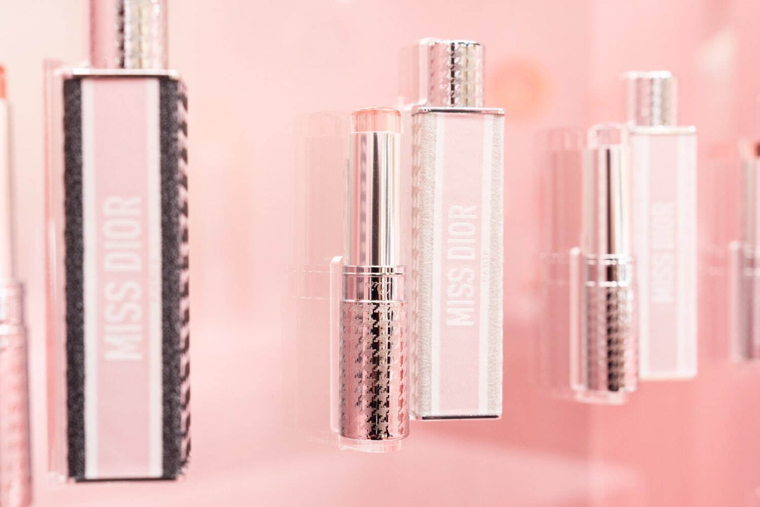 ディオール春イベント「リップ グロウ」の世界、“花”イメージ伊勢丹