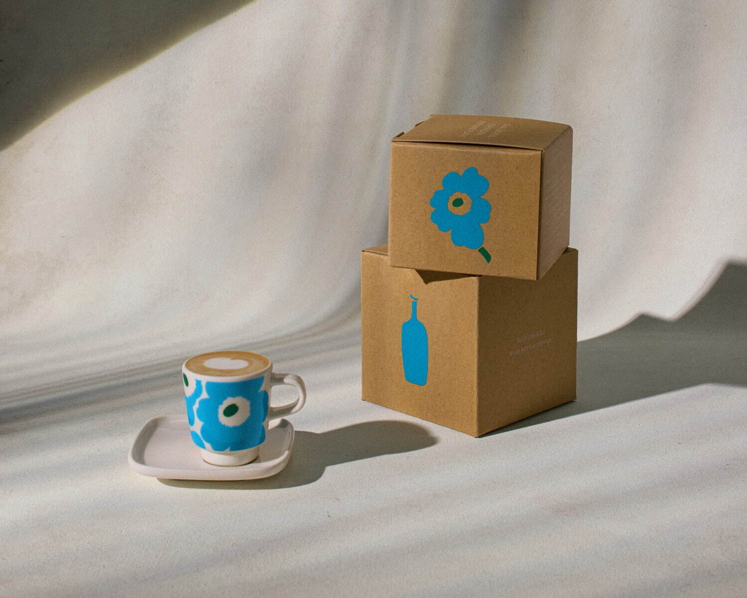 マリメッコ×ブルーボトルコーヒー“青いウニッコ”マグやタンブラー