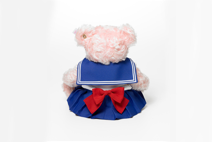 シュタイフ×美少女戦士セーラームーン、クリスタルコンパクトを付けた