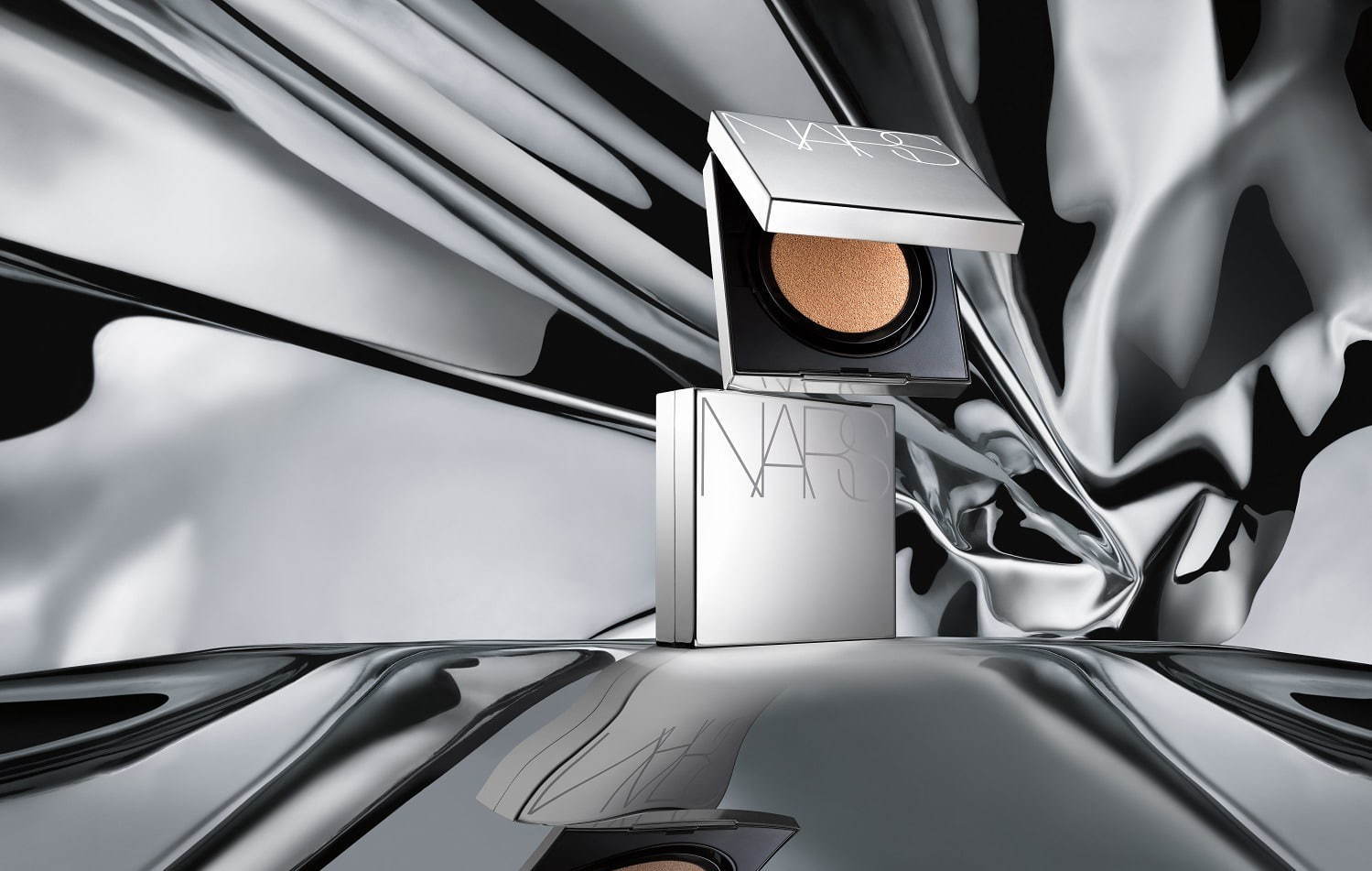 NARS人気クッションファンデーションに“涼しげシルバー”の限定