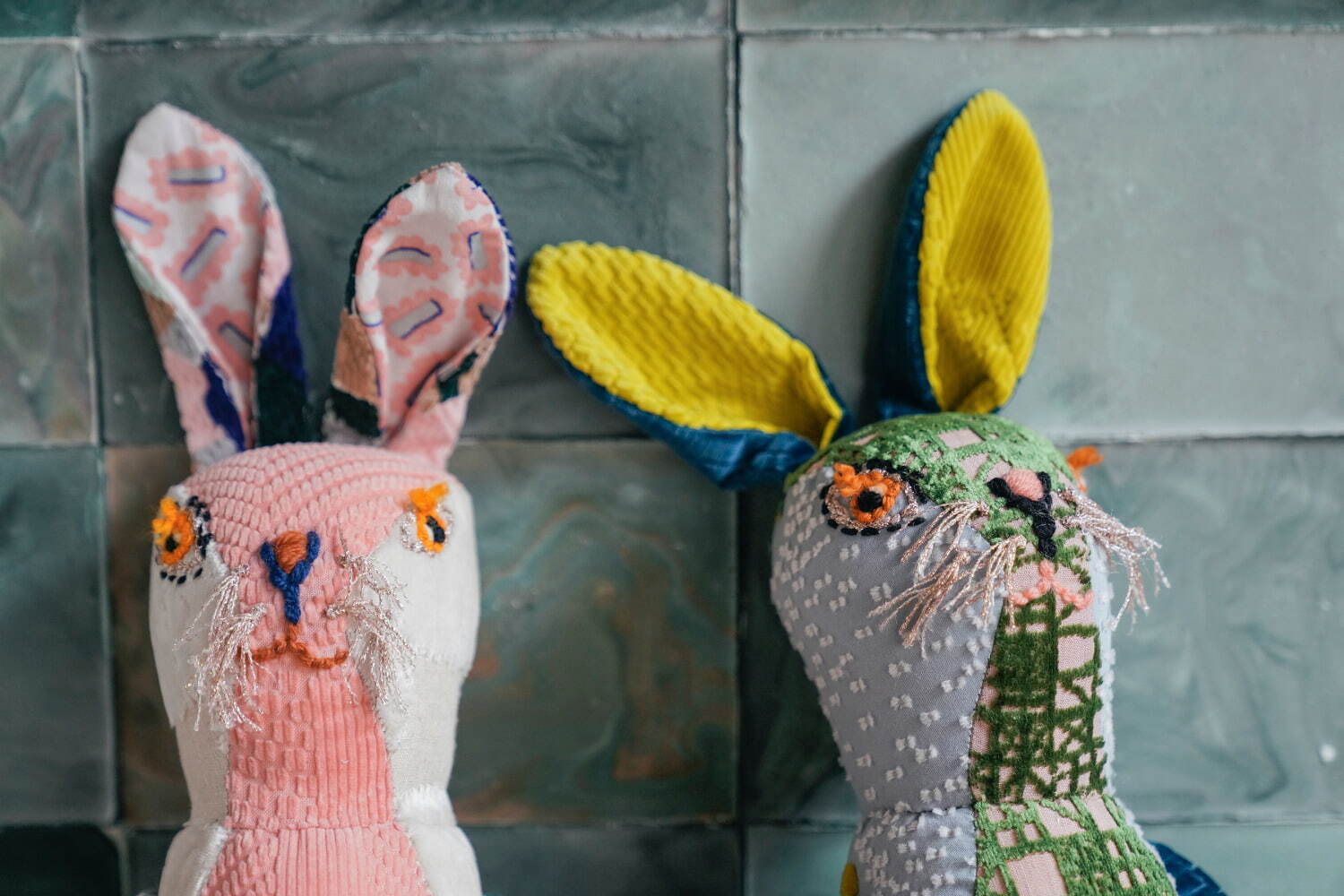 ミナ ペルホネン×ナタリー・レテ“ウサギ”のぬいぐるみ、「タンバリン