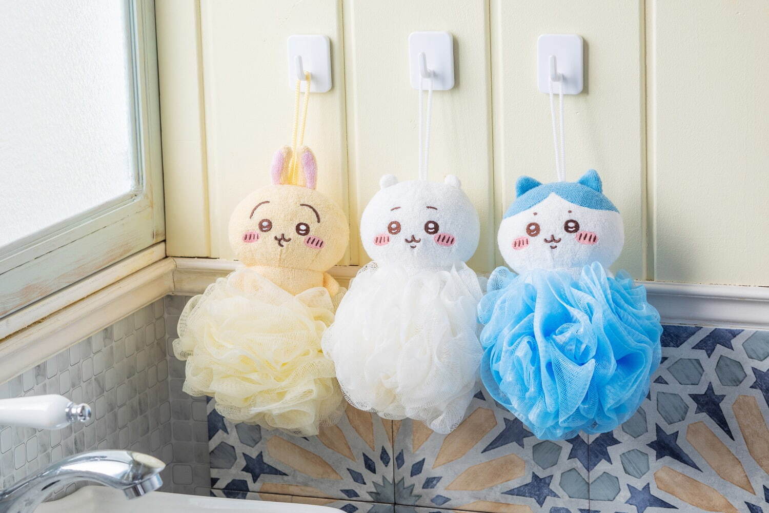 ちいかわ」新作グッズ、“スポーツ刈り”のハチワレマスコット＆もこもこ