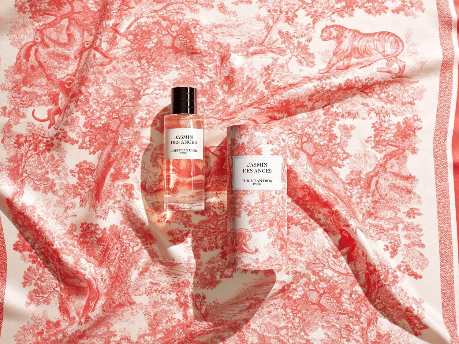 メゾン クリスチャン ディオール“夏色のトワル ドゥ ジュイ”纏う24年夏