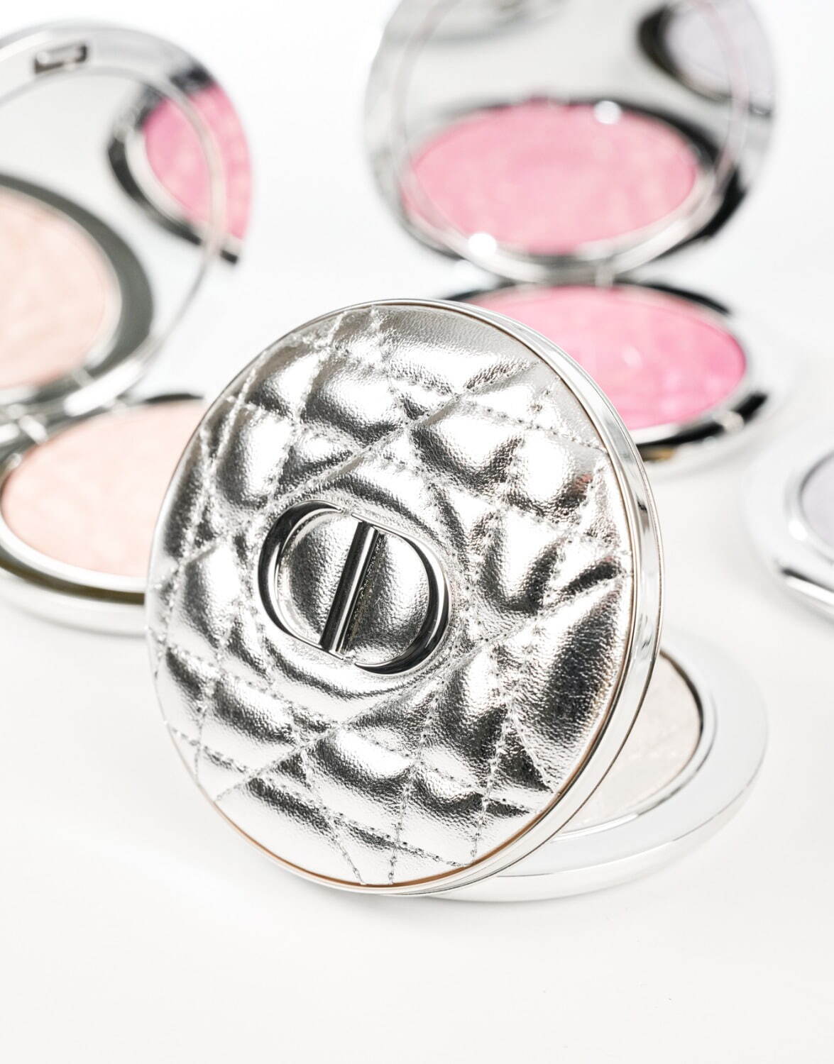 ディオール25年夏コスメ「ディオールスキン フォーエヴァー」“輝き