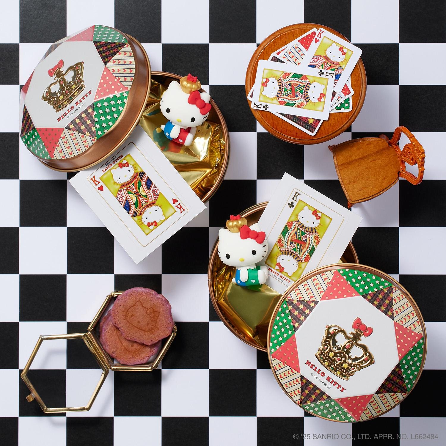 ハローキティのトランプ缶」王冠ハローキティのフィギュア付き