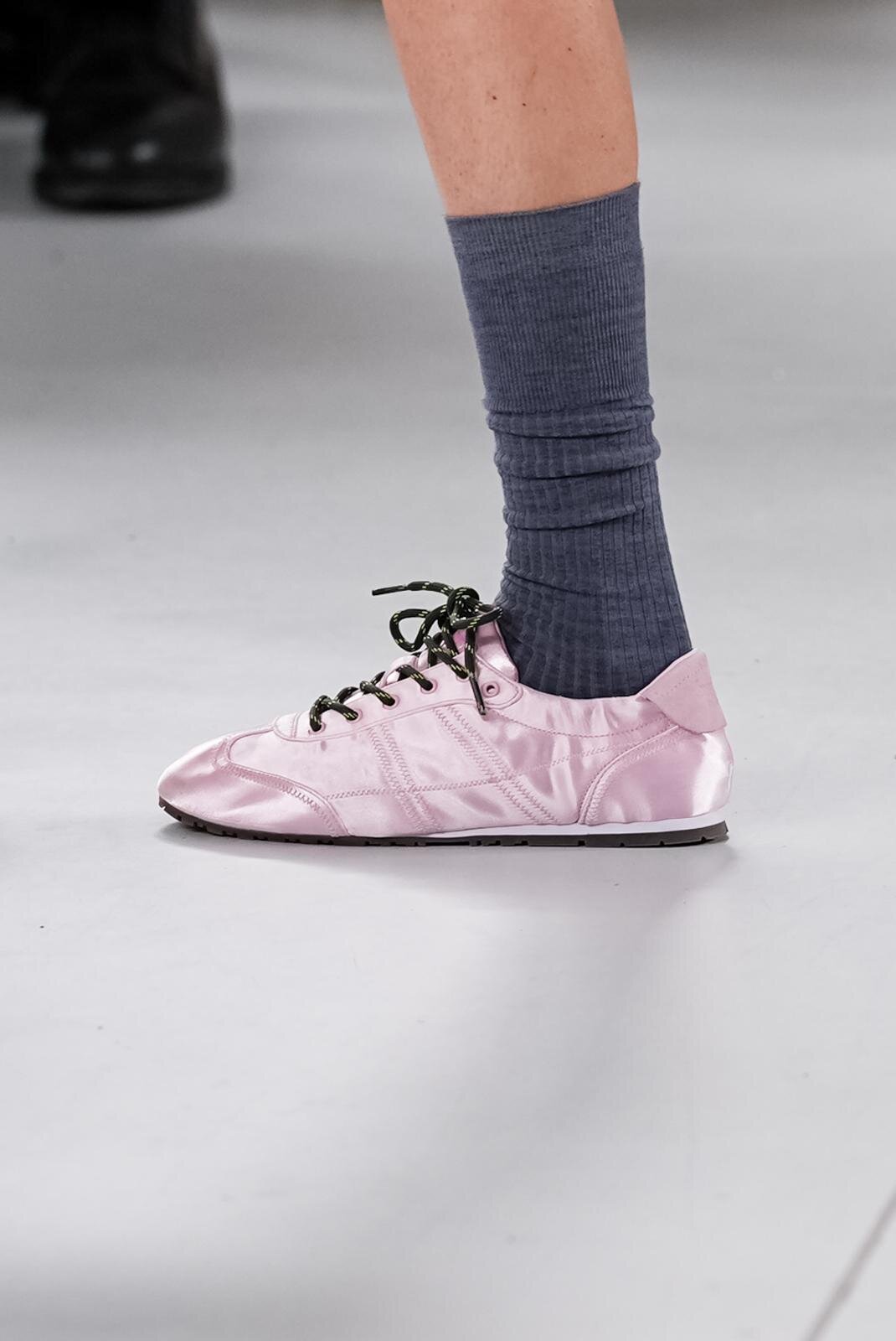 オニツカタイガー 2026年春夏コレクション - 都会の洗練に快適さを