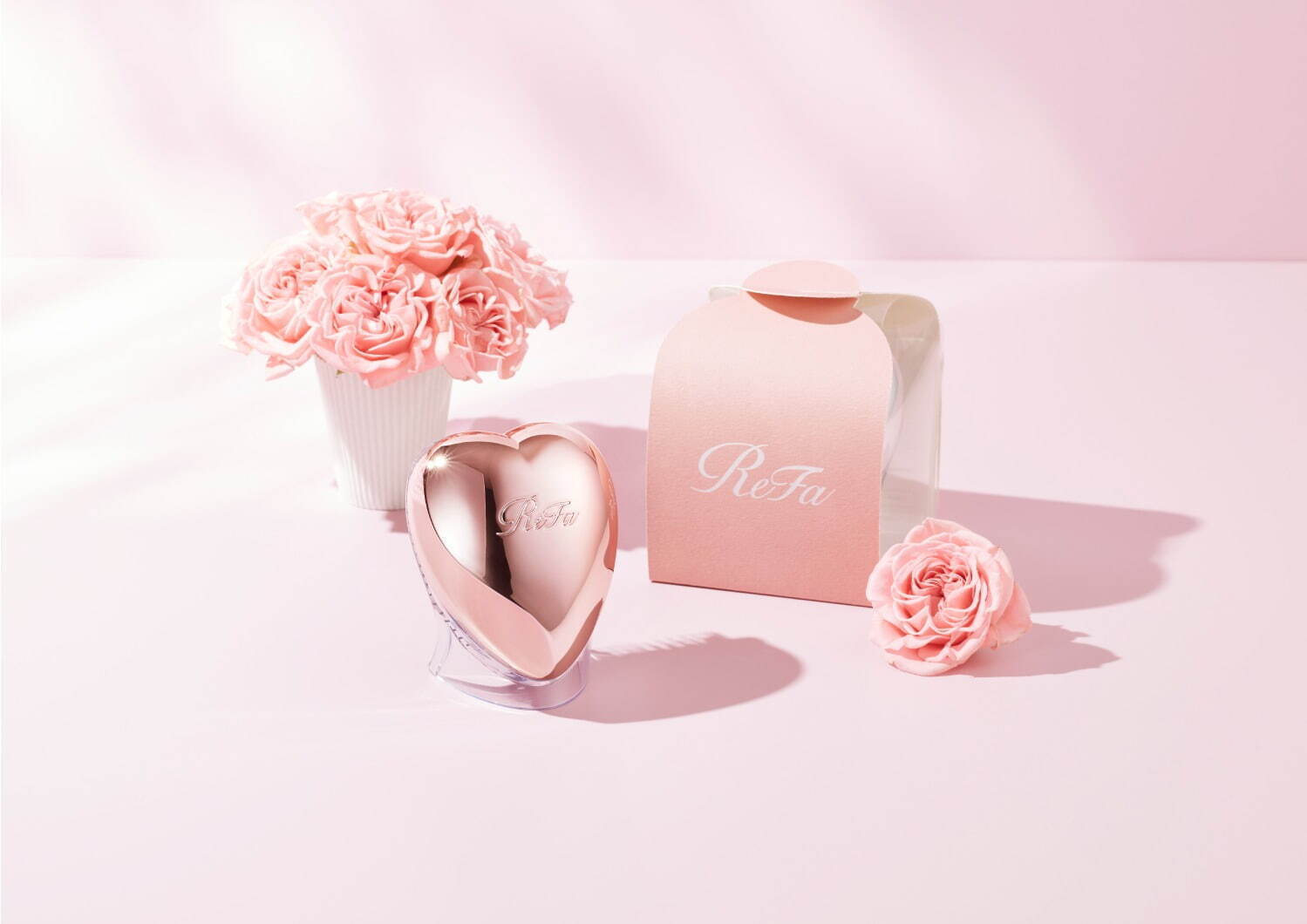 リファ「ピンク」のヘアケアギフト、“サロン級”サラツヤ髪叶える