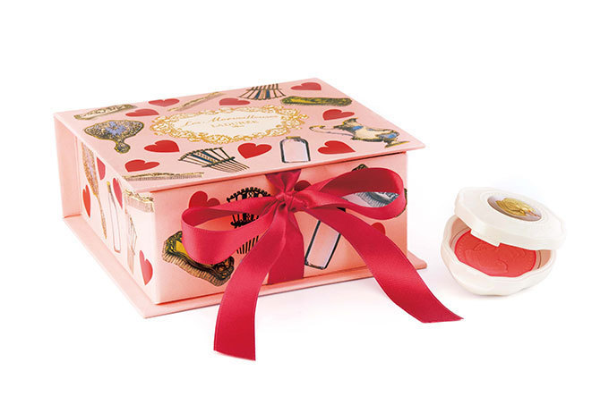 レ・メルヴェイユーズ ラデュレの17年春コスメ、「カメオ」デザインの