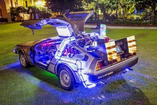 ZUCCaが『バック・トゥ・ザ・フューチャー』とコラボ、タイムマシン