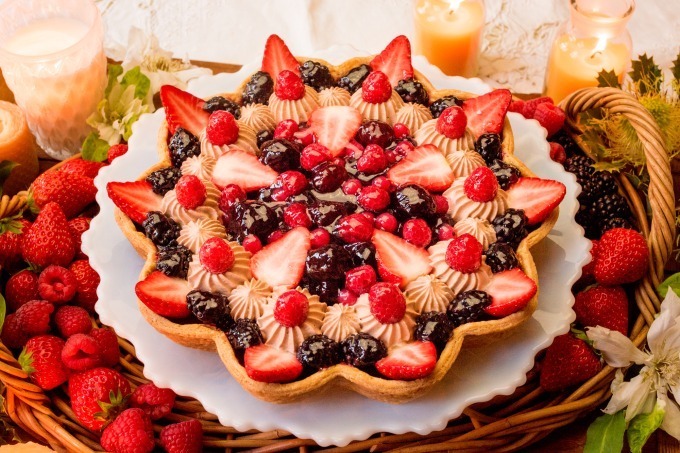 キル フェ ボン限定「輪花型 ミックスベリーのキャンドルナイトケーキ