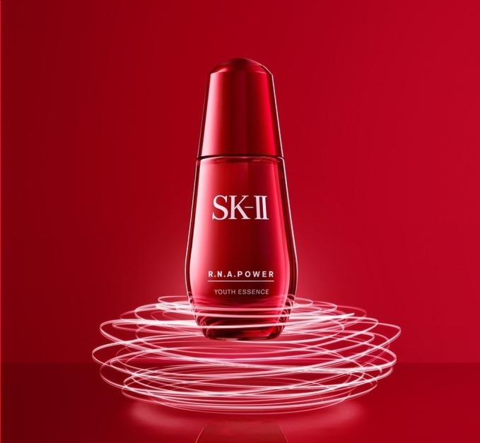 SK-II新美容液「SK-II R.N.A.パワー ユース エッセンス」“ぷるぷる