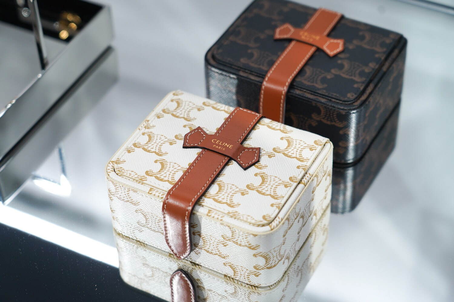 セリーヌのライフスタイルアクセサリー「メゾン セリーヌ」5つの