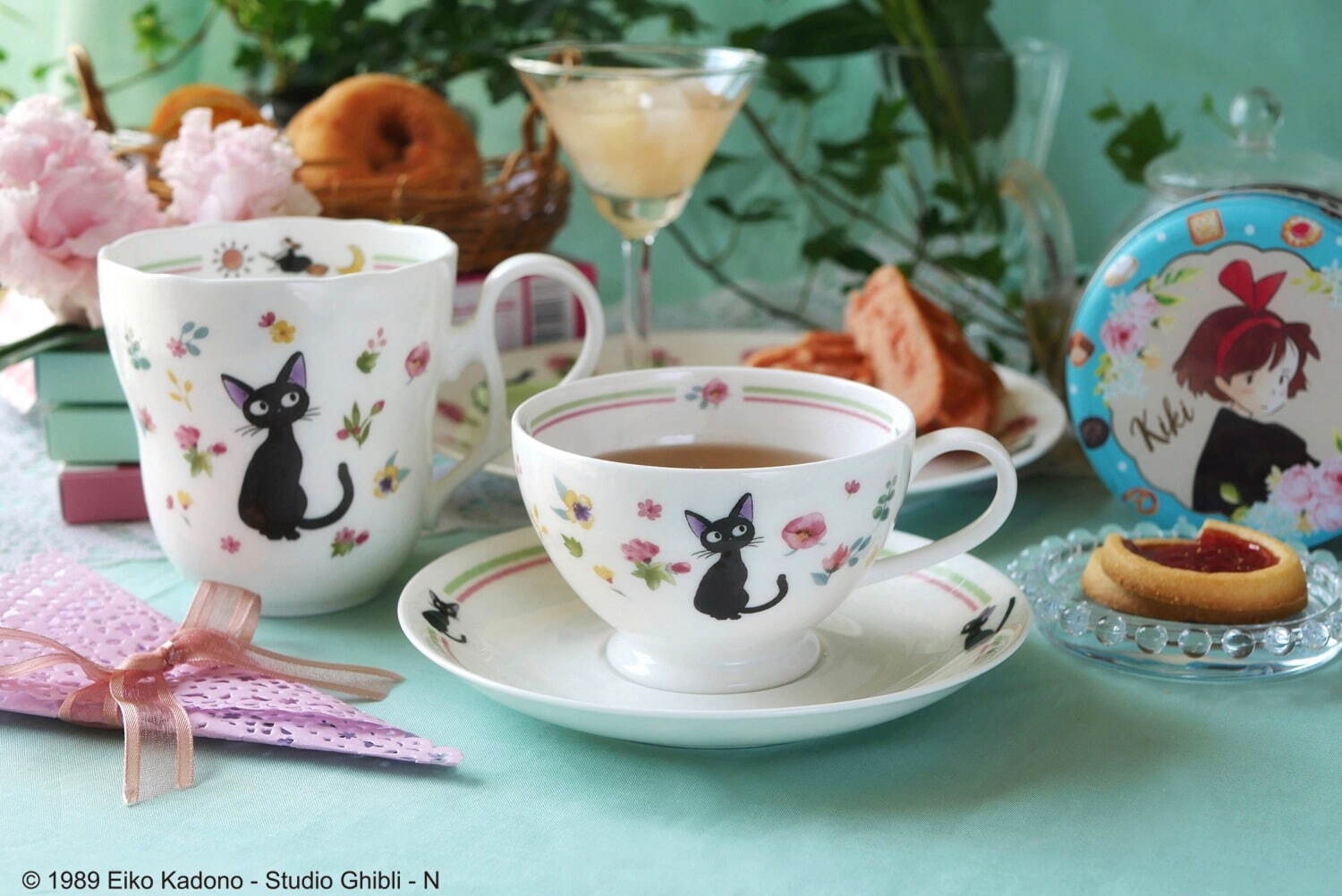 スタジオジブリ作品『魔女の宅急便』黒猫ジジのノリタケ製食器、水彩