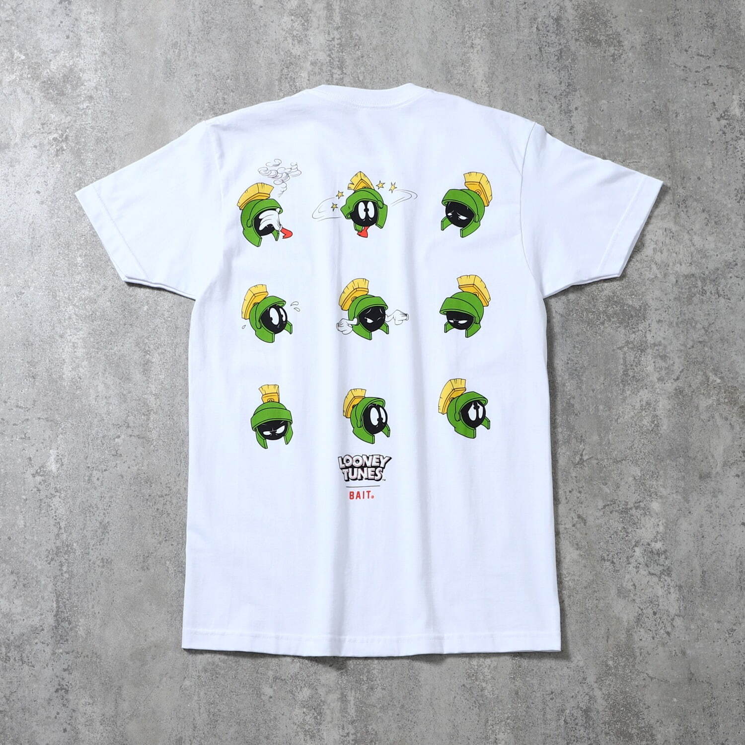 ベイト『ルーニー・テューンズ』マービン・ザ・マーシャンのTシャツ