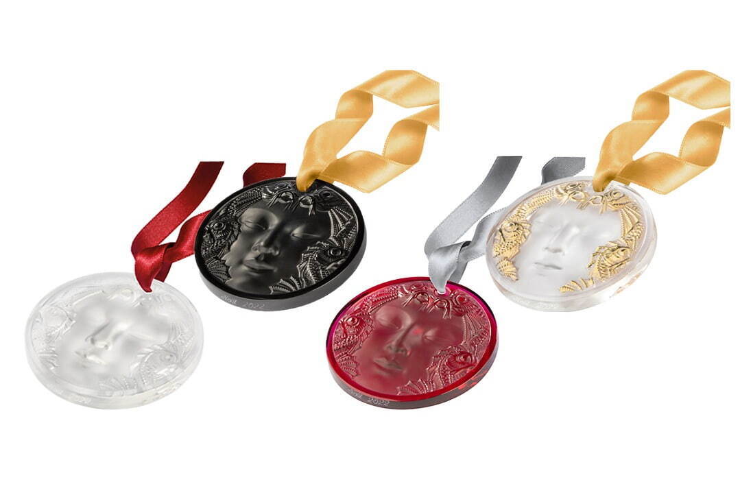 ラリック22年クリスマス、《マスク ド ファム》の新色クリスタル