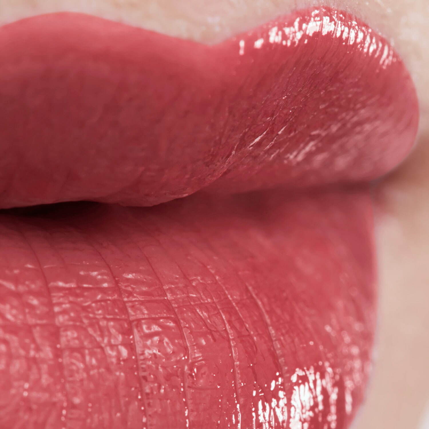 イヴ・サンローラン23年春コスメ「ロゼ マニア」“ローズ”の魅力を