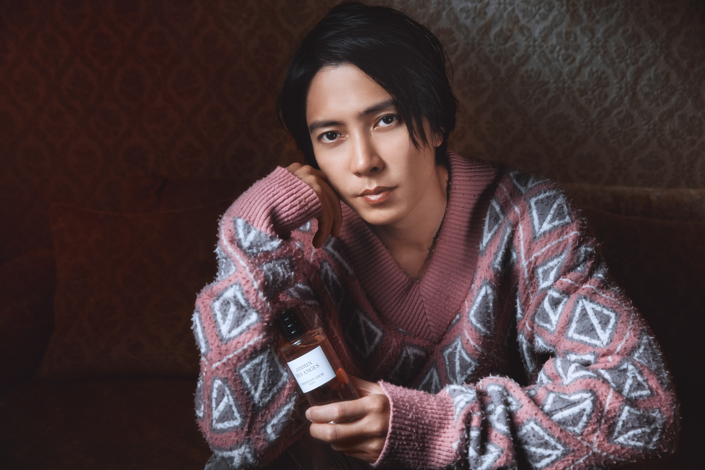 山下智久が描き出す、ミッドナイトブルーの星空で彩られた「メゾン