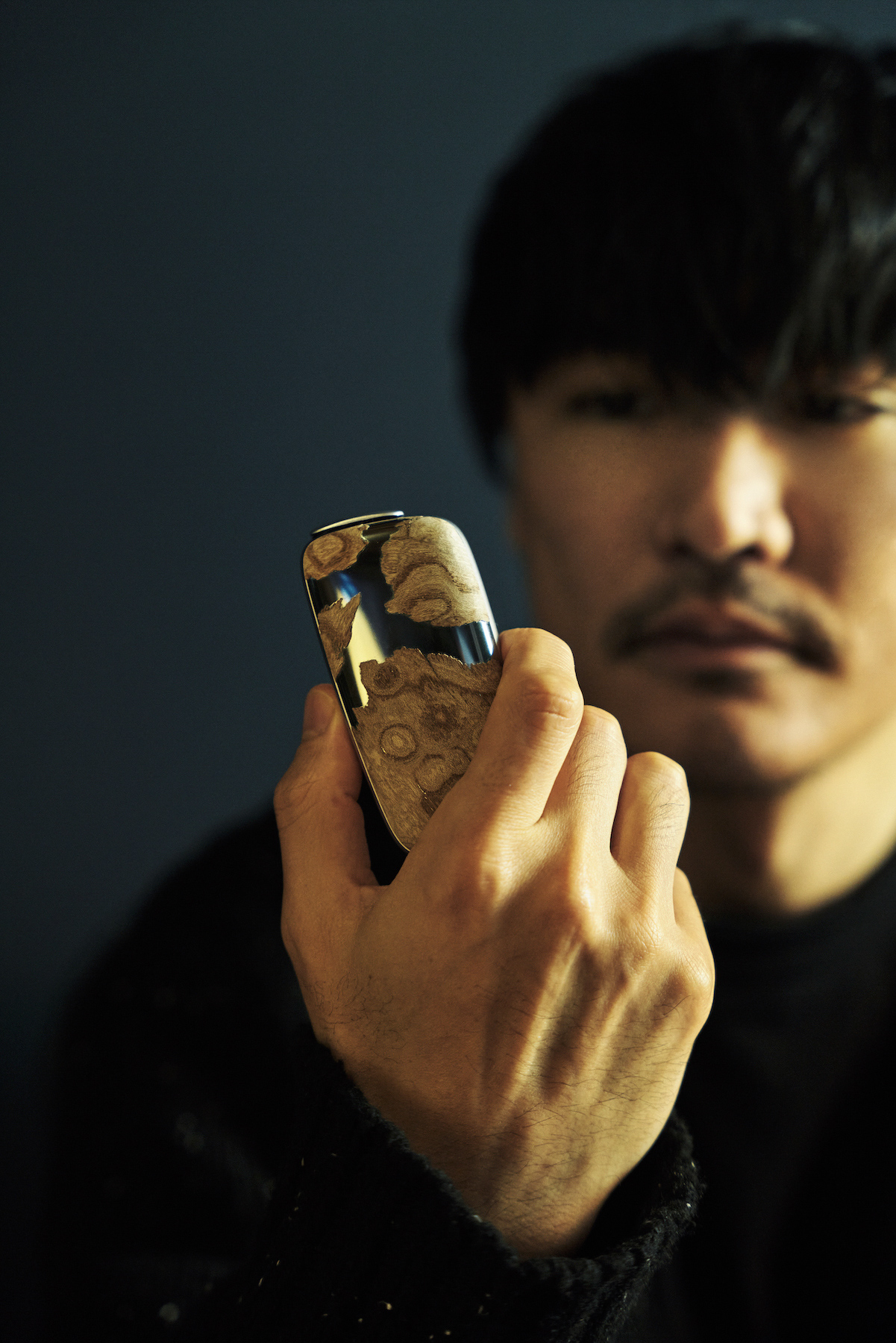 サカナクション 山口一郎が「プルーム・エックス」とコラボ 専用