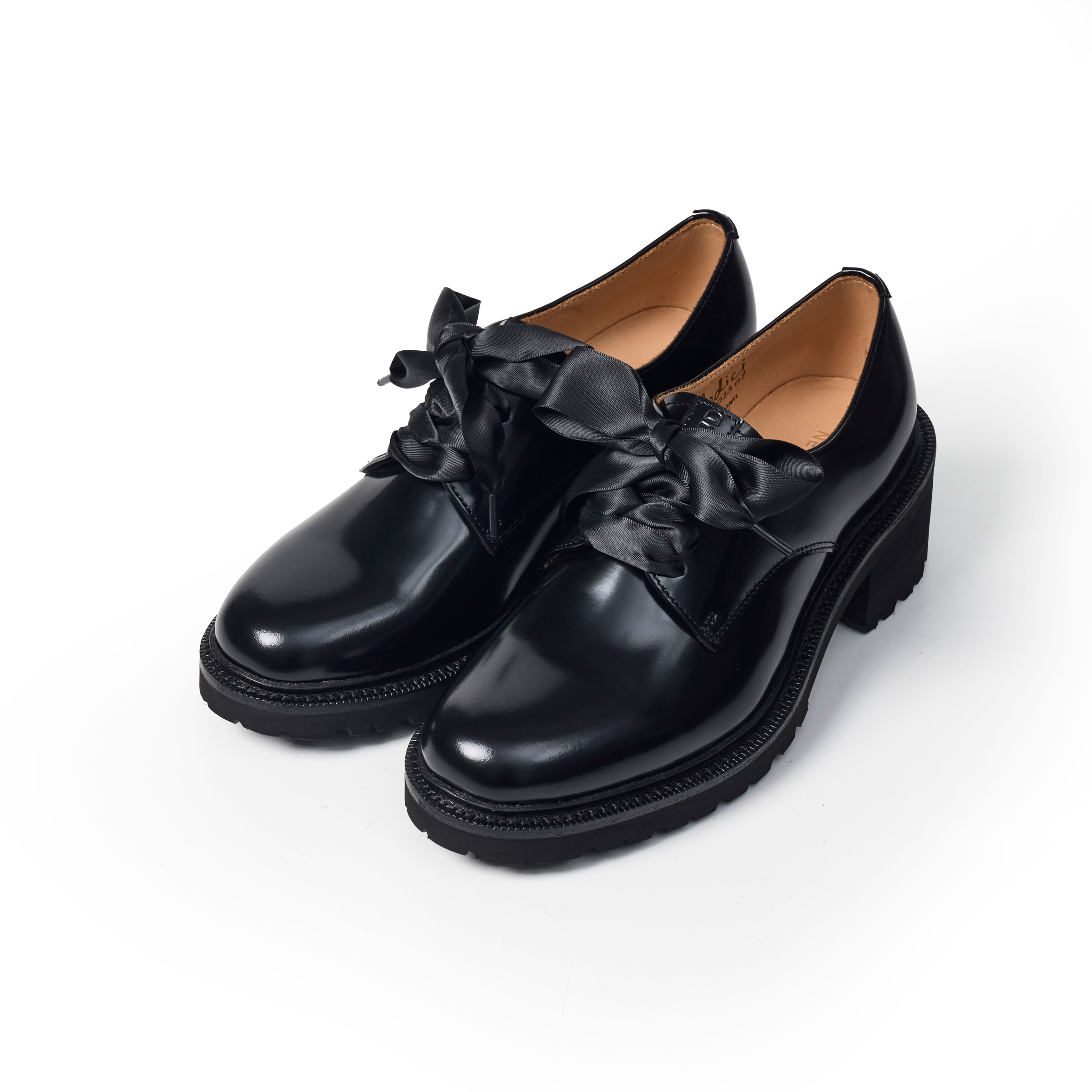 岩田剛典が手掛けるナード マインド、初のウィメンズ限定モデル