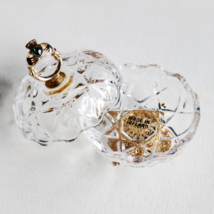 アイルランドヴィンテージ小物入れクラダリング付ガラストリンケット