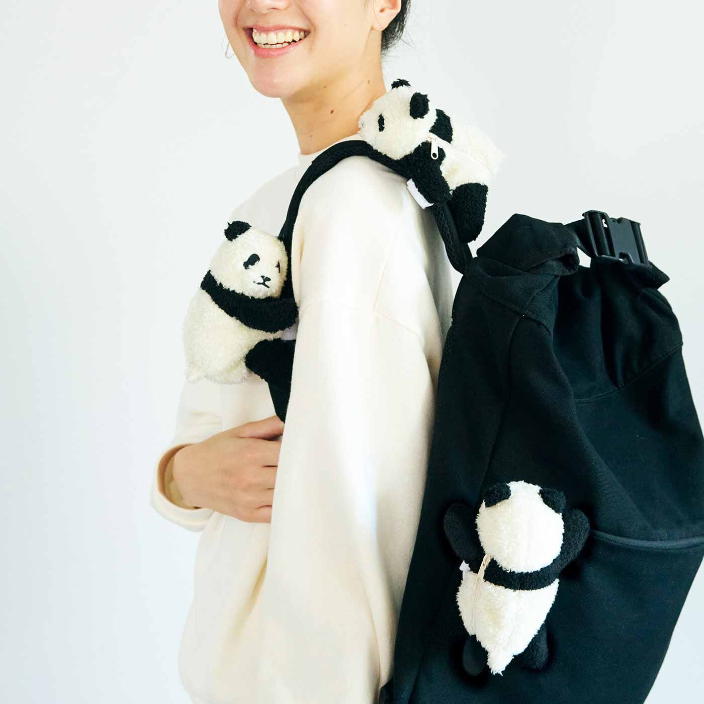 YOU+MORE! Let's go out together Baby Panda Wriggle Pouch