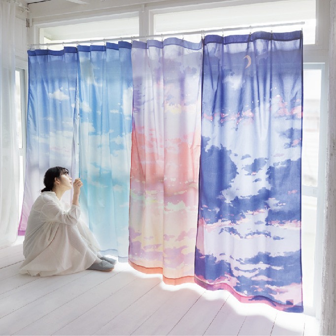 カーテンでお部屋を模様替え！ 窓いっぱいに、空と海を | Kraso