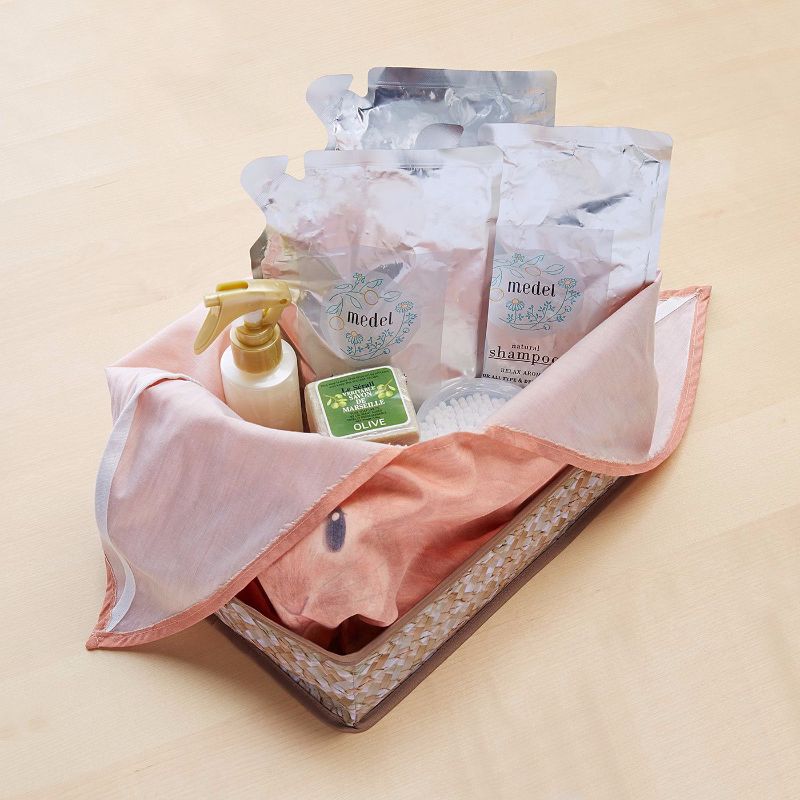 ごちゃごちゃ小物をまとめて隠す うさぎを飼っている気分の収納