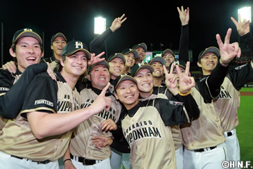ファイターズが10年ぶりに悲願の日本一！ | 北海道日本ハムファイターズ