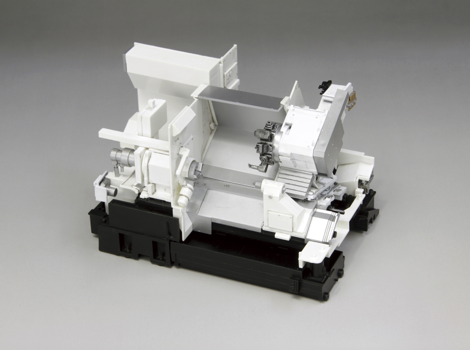 ファインモールド 1/20ヤマザキマザックCNC旋盤