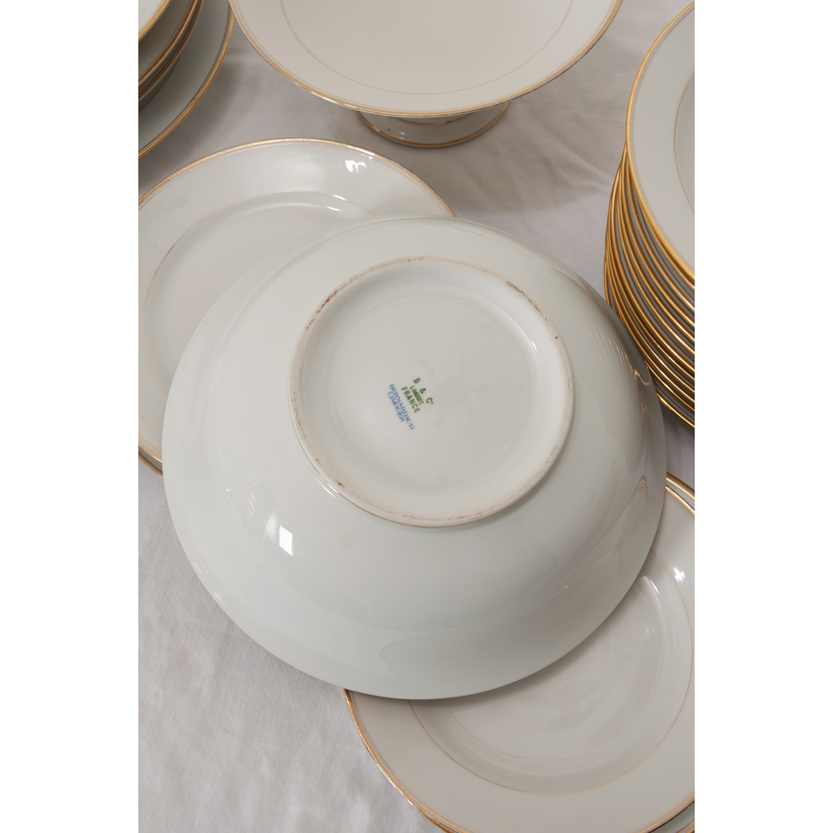 French Bernardaud & Co Limoges 39-Piece Parcel Dinner Service