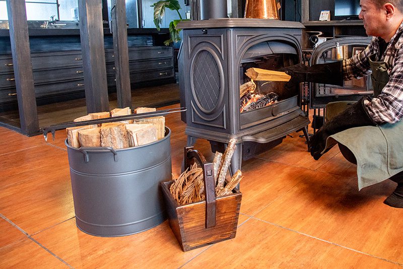 ラウンドウッドストッカー（大）｜製品を見る｜薪⽕の総合商社